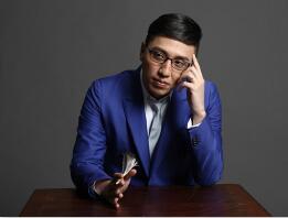 华少主持《蜜蜂少女队》 网友：你要怜香惜玉