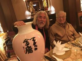 张纪中赴港贺寿金庸 新金庸剧《侠客行》箭在弦上