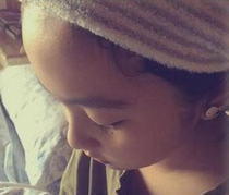 多多和妹妹同时感冒 表情憔悴惹网友心疼