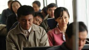 练束梅《天伦》收视登顶 无龄少女送白色祝福