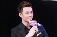 王凯晒剧本女方向男方嘴里吐巧克力 发问不知如何演