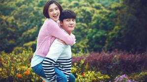 《因为爱情有幸福》登顶收视排行榜 新题材引关注