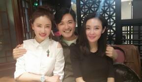 田子田微博曝《最美是你》聚会照 于小伟搂肩合影