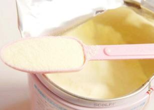 国产奶企转型，谁能突围？