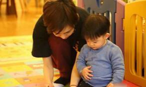 范玮琪儿子吃成了球 妈妈再也不怕我饿肚子啦