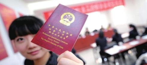 社会工作者：真情叩开心门