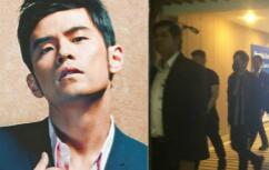 周杰伦打扮休闲逛市场 身材疑发福被称“月半伦”