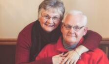 夫妻共用一副老花镜不靠谱