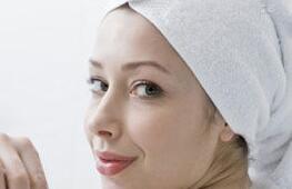 女性洗澡也瘦身 这么做能洗去赘肉