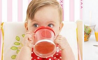 宝宝多大喝果汁最好？婴儿喝果汁的注意事项
