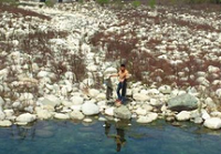 3名男子接力施救落水男孩 1人因体力不支溺亡