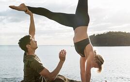 5个瑜伽动作轻松打造小蛮腰