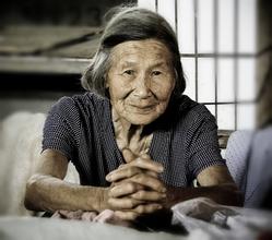 我的父母在经济上已被时代撇下