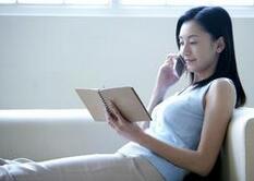 办公室白领如何预防电脑色斑：别抽烟喝酒