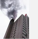 都是烟囱惹的祸 商场为安装烟囱打通15层楼