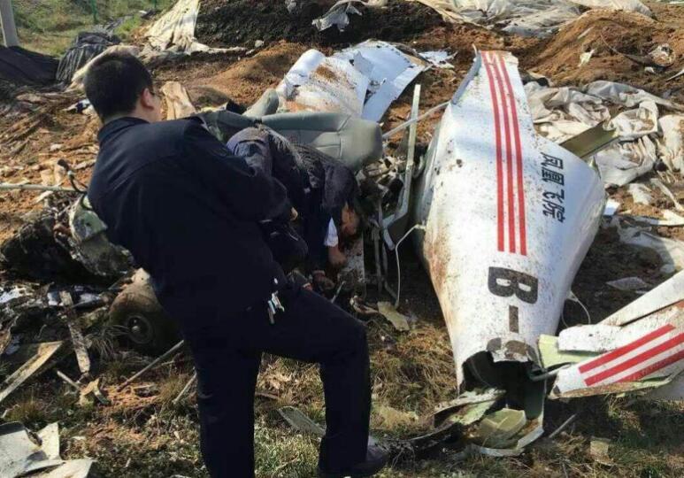 一小型飞机在陕西千阳县坠毁