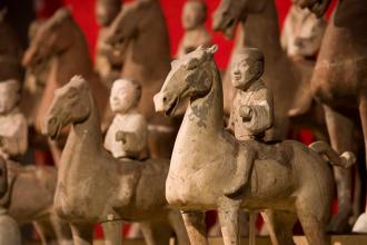 中低价拍品稳住艺拍市场