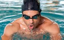 游泳不当竟导致眼睛红肿