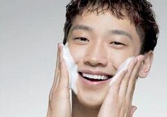 男人护肤“三点式” 男士护肤掌握以下四要素