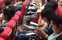 开会看手机被通报 对“恶小”零容忍