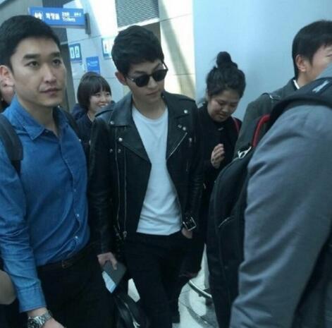 宋仲基宋慧乔合体现身 引发粉丝疯狂