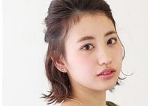 短发也可以编发 扎出新鲜感