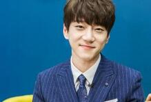 黄致列携爸妈现身机场 粉丝会4月8日举行