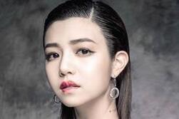 陈妍希秀一字马 拉筋撕腿身体柔软