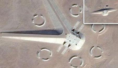 埃及首都开罗沙漠神秘建筑酷似太空基地 　　