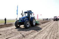 交通秩序要牢记 农机驾驶人安全须知