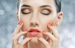 女性朋友们，牙膏去黑头的小窍门