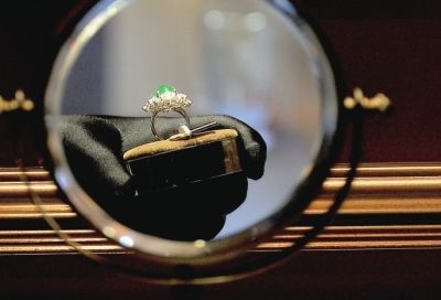 二手奢侈品市场遇“成长的烦恼”