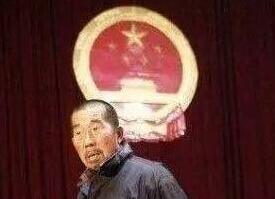 我更想看到原告农民当庭&ldquo;吹胡子瞪眼&rdquo;