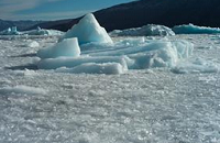 《北极航行指南（西北航道）2015》出版发行