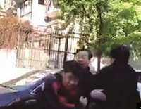 快递小哥被扇耳光引热议 顺丰发声：势必追回尊严