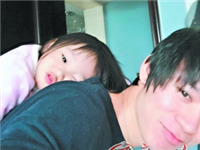 暖爸漫画晒娃成长走红