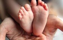 有一双合适的鞋子 才能避免脚的痛苦