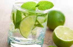 只需两杯水 喝出你的&ldquo;本色&rdquo;