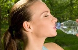 口渴时这5种水绝对不能喝