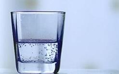 上班族喝水用什么杯子最健康