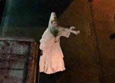 泰国现&ldquo;观音娘娘&rdquo;路边打车 一脸惨白吓坏司机