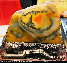 奇石行情火 年轻藏家购买力惊人