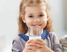 牛奶对这九类人来说是“穿肠毒药”