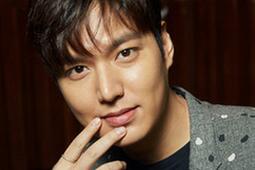 李敏镐赞唐嫣活泼聊得来 女友花痴别人不能忍