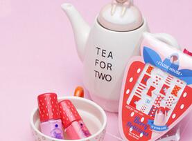 给又嫌麻烦又爱漂亮的你 小长假懒人美甲贴起来