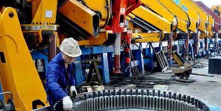 中国制造业数据站稳在荣枯线之上