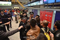 “黑名单”也无法阻止机场闹事 五一海口再起争执