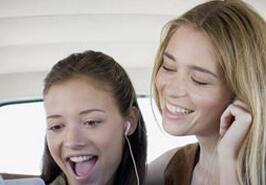 女子入住酒店遭劫持 快收好这些“防身术”