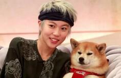 窦靖童当街撩妹超亲密 疑似上演小亲亲