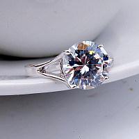 美国拍卖超大钻石 价格将超4.5亿人民币